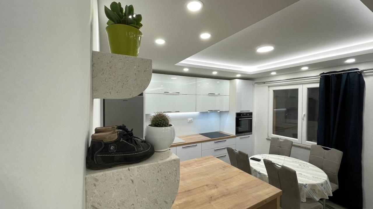 Luxury Apartman Bili Podgora Esterno foto